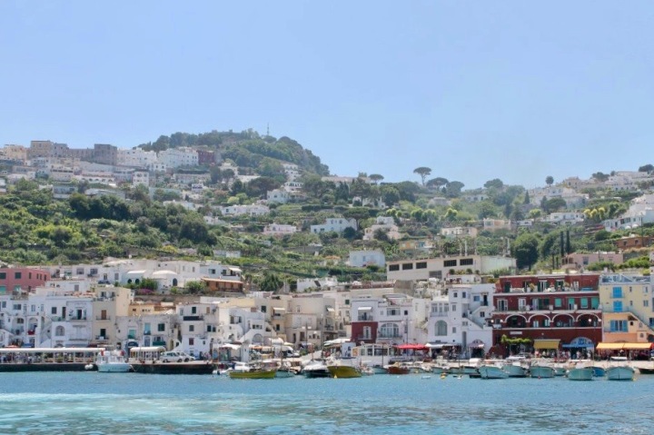 Hot and Cold Capri: Year-Round Travel Guide for Capri, Italy